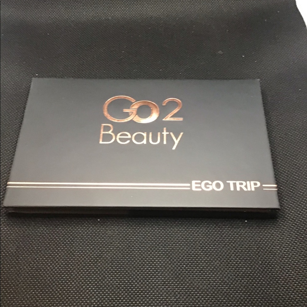 Go 2 Beauty ego trip eyeshadow palette